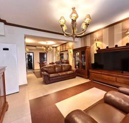 Casa, 6 camere, 200 mp Bucuresti/Titan