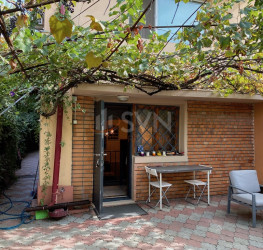 Casa, 6 camere, 208 mp Bucuresti/Domenii