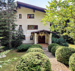 Casa, 6 camere, 258 mp Brasov/Centru