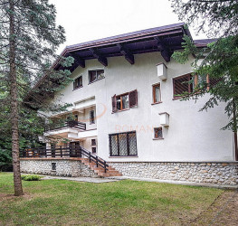 Casa, 6 camere, 258 mp Brasov/Centru