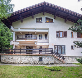 Casa, 6 camere, 258 mp Brasov/Centru