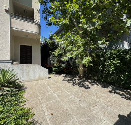 Casa, 6 camere, 275 mp Bucuresti/Calea Calarasilor