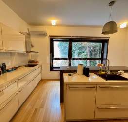 Casa, 6 camere, 275 mp Bucuresti/Calea Calarasilor