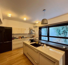 Casa, 6 camere, 275 mp Bucuresti/Calea Calarasilor
