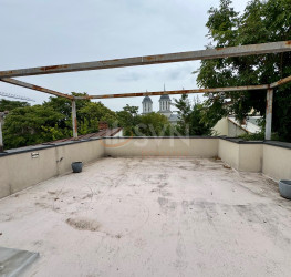 Casa, 6 camere, 275 mp Bucuresti/Calea Calarasilor