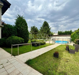 Casa, 6 camere, 345.54 mp Bucuresti/Iancu Nicolae