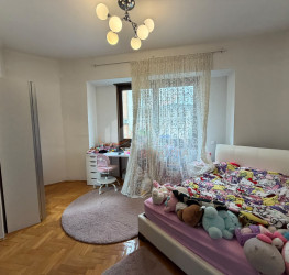 Casa, 6 camere, 355 mp Bucuresti/Polona
