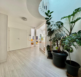 Casa, 6 camere, 362 mp Bucuresti/Iancu Nicolae