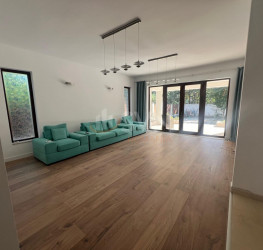 Casa, 6 camere, 370 mp Bucuresti/Iancu Nicolae