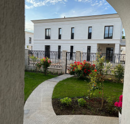 Casa, 6 camere, 370 mp Bucuresti/Iancu Nicolae