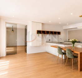 Casa, 6 camere, 400 mp Bucuresti/Iancu Nicolae