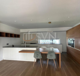 Casa, 6 camere, 400 mp Bucuresti/Iancu Nicolae