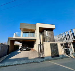 Casa, 6 camere in . Bucuresti/Pipera