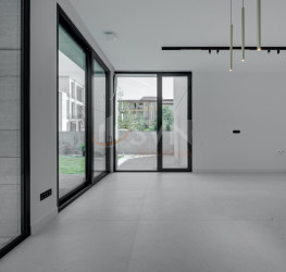 Casa, 6 camere in La Maison Jardins Pipera Bucuresti/Iancu Nicolae