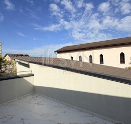 Casa, 6 rooms, 180 mp Bucuresti/Lacul Tei