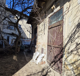 Casa, 6 rooms, 200 mp Bucuresti/Armeneasca