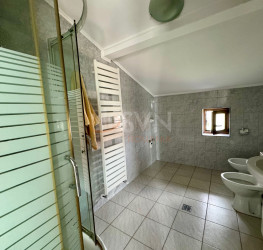 Casa, 6 rooms, 206 mp Bucuresti/Pipera