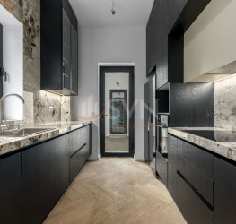 Casa, 6 rooms, 210 mp Bucuresti/Iancu Nicolae