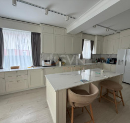 Casa, 6 rooms, 218 mp Bucuresti/Pipera