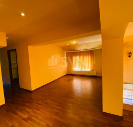 Casa, 6 rooms, 220 mp Bucuresti/Pacii