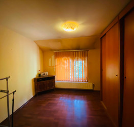 Casa, 6 rooms, 220 mp Bucuresti/Pacii