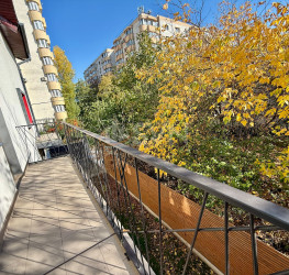 Casa, 6 rooms, 220 mp Bucuresti/Doamna Ghica