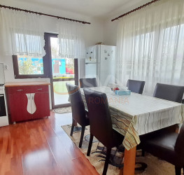 Casa, 6 rooms, 226 mp Brasov/Centru