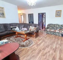 Casa, 6 rooms, 226 mp Brasov/Centru