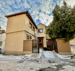 Casa, 6 rooms, 240 mp Bucuresti/Dacia