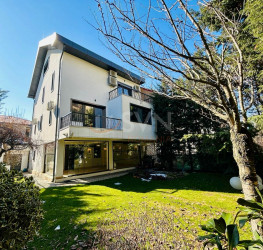 Casa, 6 rooms, 254.57 mp Bucuresti/Pipera