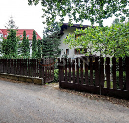 Casa, 6 rooms, 258 mp Brasov/Centru