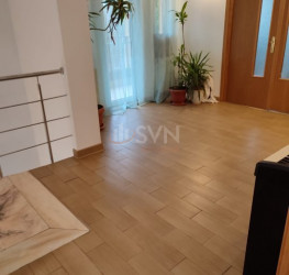 Casa, 6 rooms, 260 mp Bucuresti/Sisesti