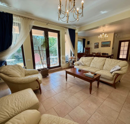 Casa, 6 rooms, 260 mp Ilfov/Mogosoaia