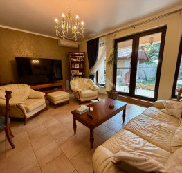 Casa, 6 rooms, 260 mp Ilfov/Mogosoaia