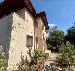 Casa, 6 rooms, 260 mp Ilfov/Mogosoaia