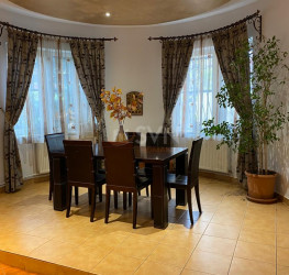 Casa, 6 rooms, 275 mp Bucuresti/Bucurestii Noi