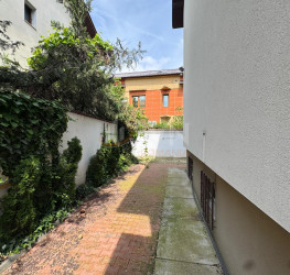 Casa, 6 rooms, 279 mp Bucuresti/Lacul Tei