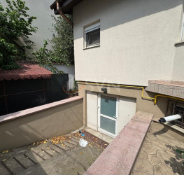 Casa, 6 rooms, 279 mp Bucuresti/Lacul Tei
