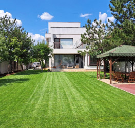 Casa, 6 rooms, 294 mp Bucuresti/Pipera