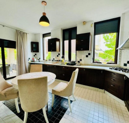 Casa, 6 rooms, 345.54 mp Bucuresti/Iancu Nicolae