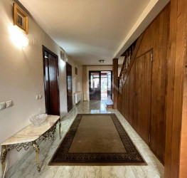 Casa, 6 rooms, 350 mp Ilfov/Buftea
