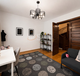 Casa, 6 rooms, 355 mp Bucuresti/Polona