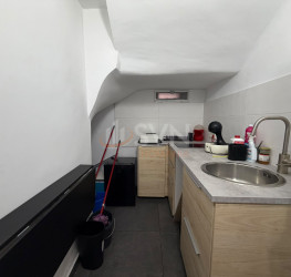 Casa, 6 rooms, 355 mp Bucuresti/Polona