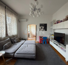 Casa, 6 rooms, 355 mp Bucuresti/Polona