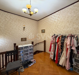 Casa, 6 rooms, 355 mp Bucuresti/Polona