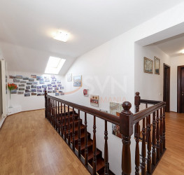 Casa, 6 rooms, 358 mp Brasov/Centru