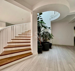 Casa, 6 rooms, 362 mp Bucuresti/Iancu Nicolae
