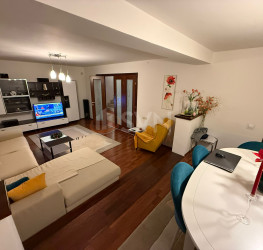 Casa, 6 rooms, 380 mp Bucuresti/Pipera