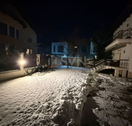 Casa, 6 rooms, 380 mp Bucuresti/Pipera