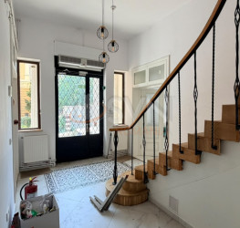 Casa, 6 rooms, 440 mp Bucuresti/P-ta Unirii